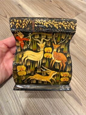 Vintage Kashmiri Hand Painted Lacquered Wooden Cigarette Holder/Dispenser